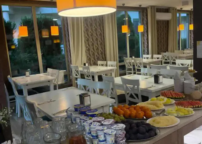 Bursztyn 3* קולובז'ג